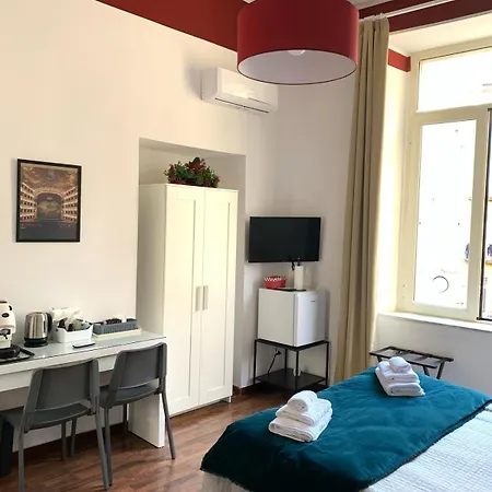 La Finestra Su Neapol